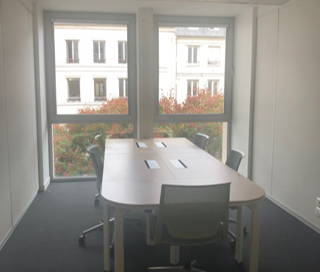 Bureau privé 20 m² 5 postes Location bureau Rue du Mail Paris 75002 - photo 2